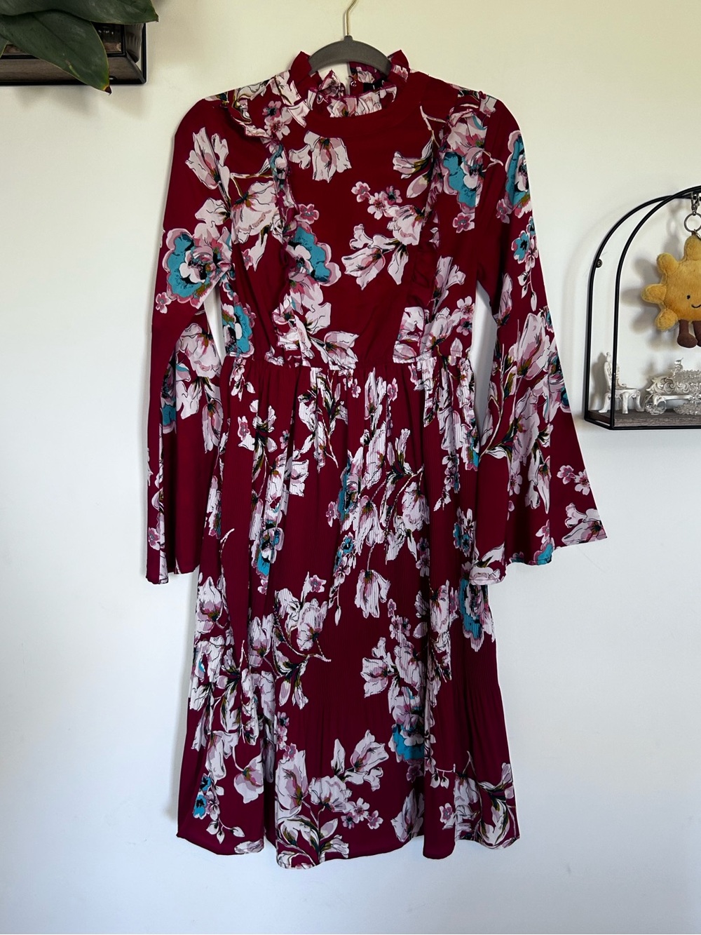 Lulus Garden Glory Wine Red Floral Print Pleated Midi Dress Size Small